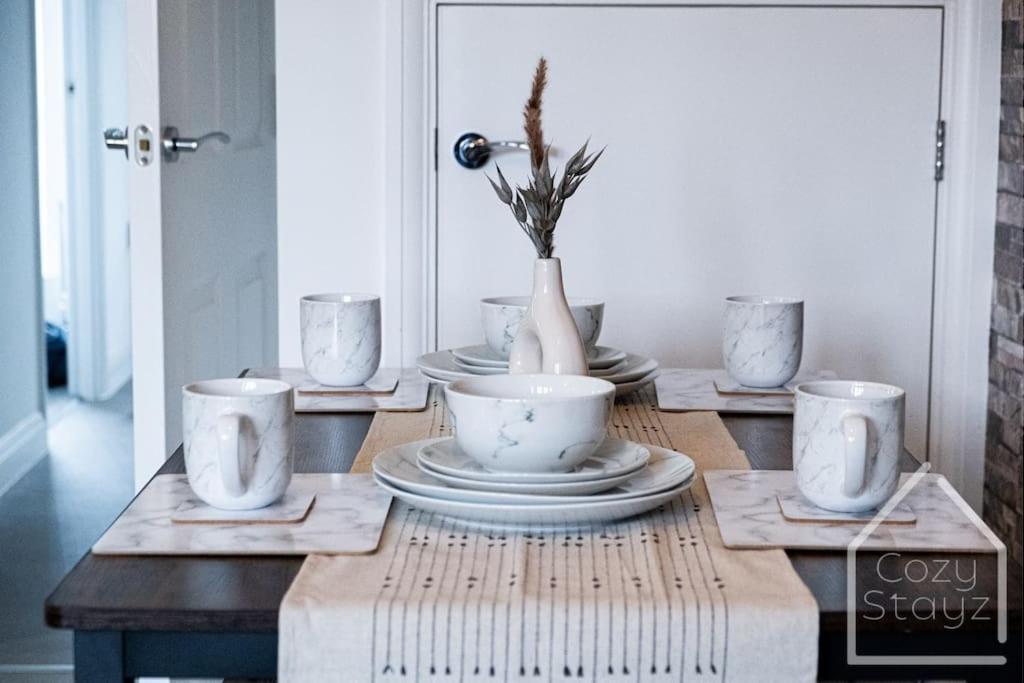 Beautiful 5 Bedroom Home In The City Centre With Gated Parking 버밍엄 외부 사진