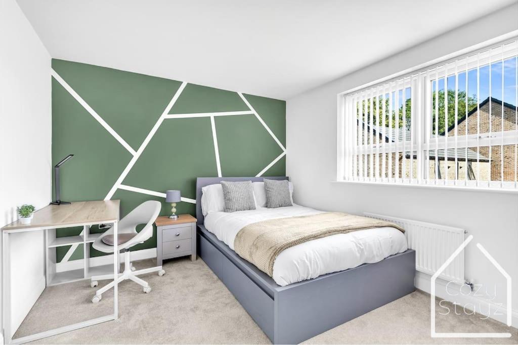 Beautiful 5 Bedroom Home In The City Centre With Gated Parking 버밍엄 외부 사진